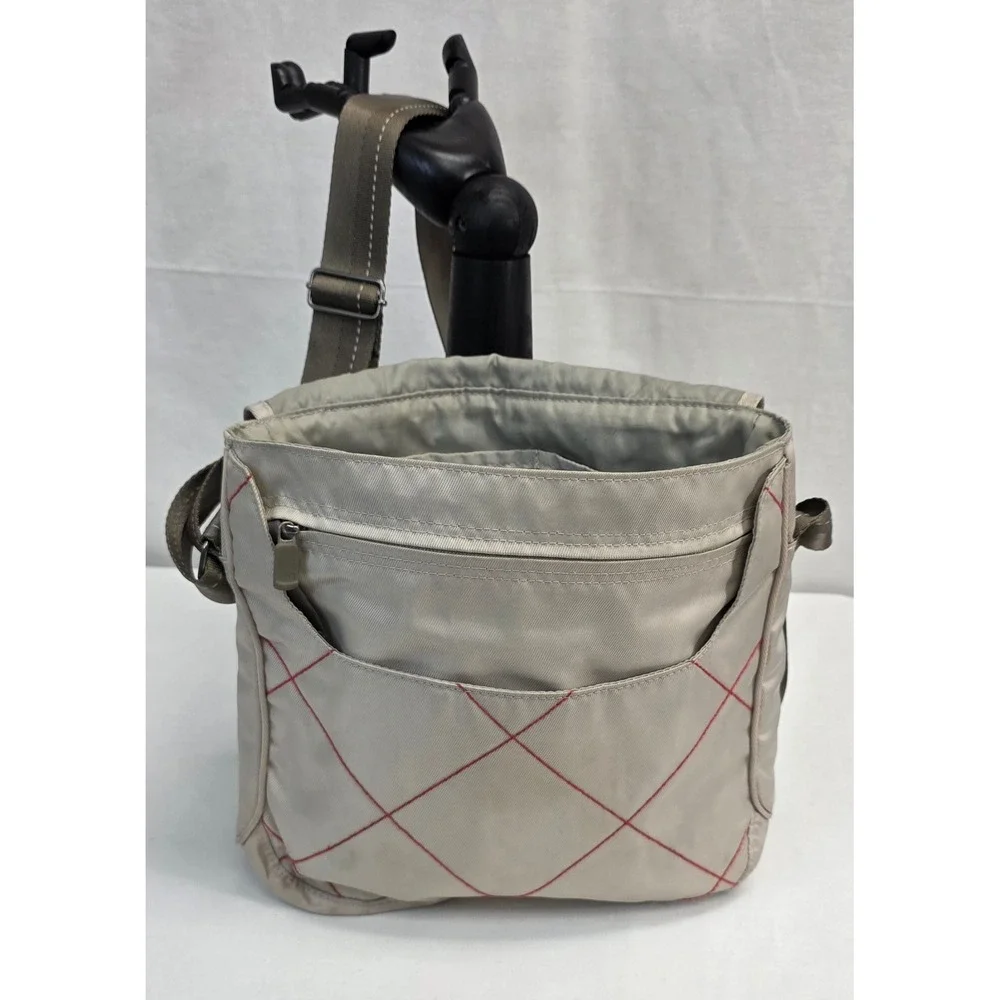 The North Face Crossbody Messenger Bag Tan Beige Red Quilted Stitch Nylon Small